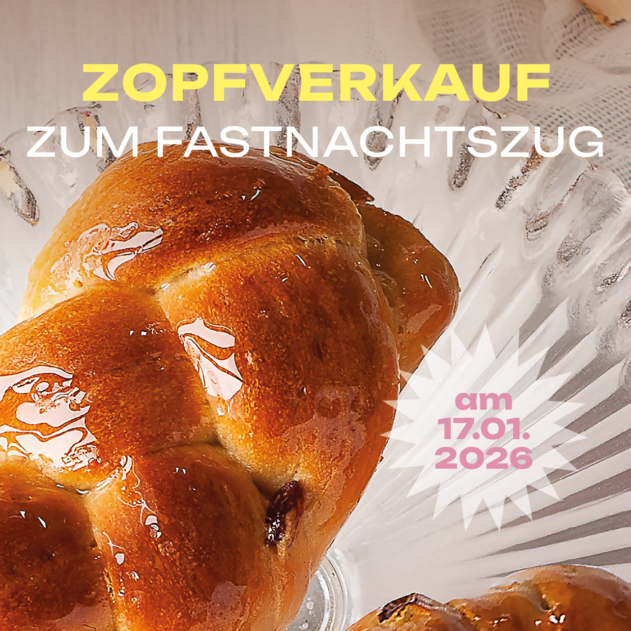 Mehrere goldbraune Hefezöpfe auf einer Servierplatte als Hinweis auf den Zopfverkauf zum Fastnachtszug im LuisenForum am 17. Januar 2025.